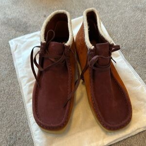 Clark’s Tri Color Orange Wallabee Shoes W10.5, M9